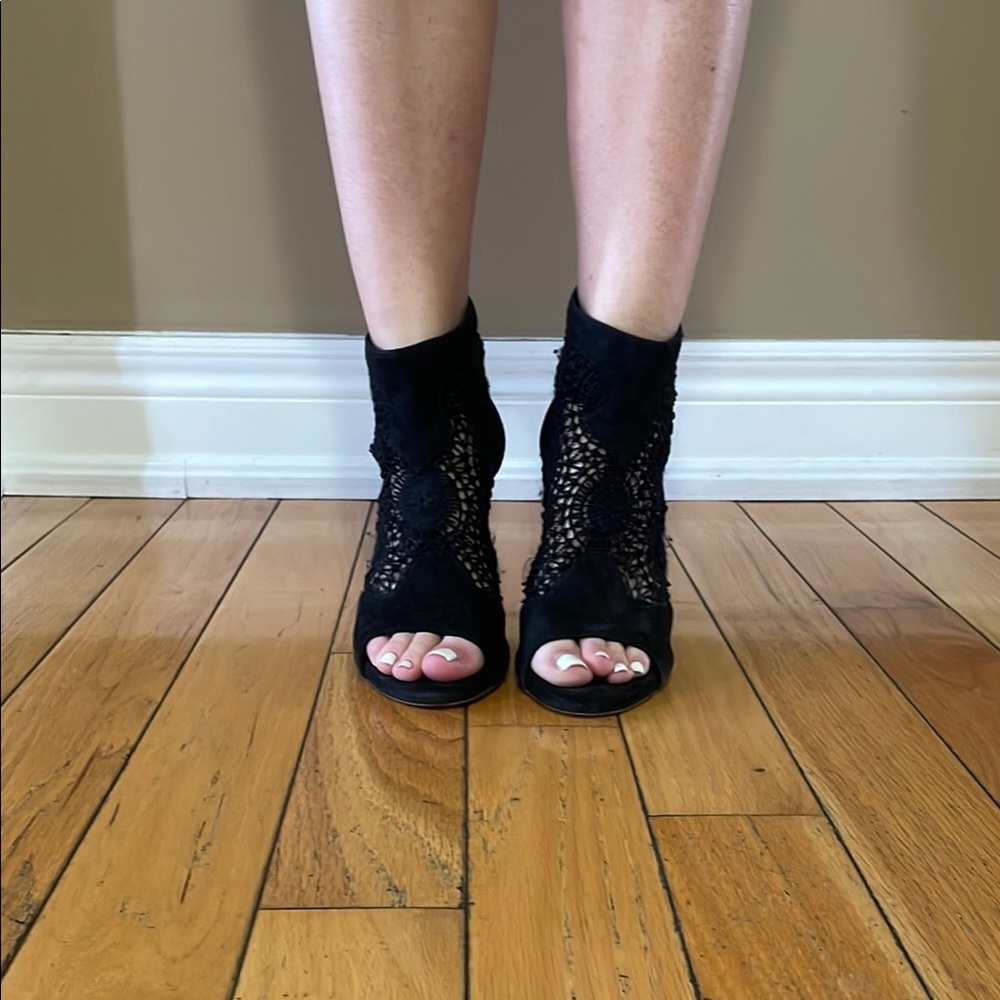 Vero Cuoio Elegant Black Lace Open-Toe Women's Shoes